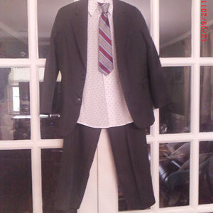 3 Peice Suit with clip on tie size 7